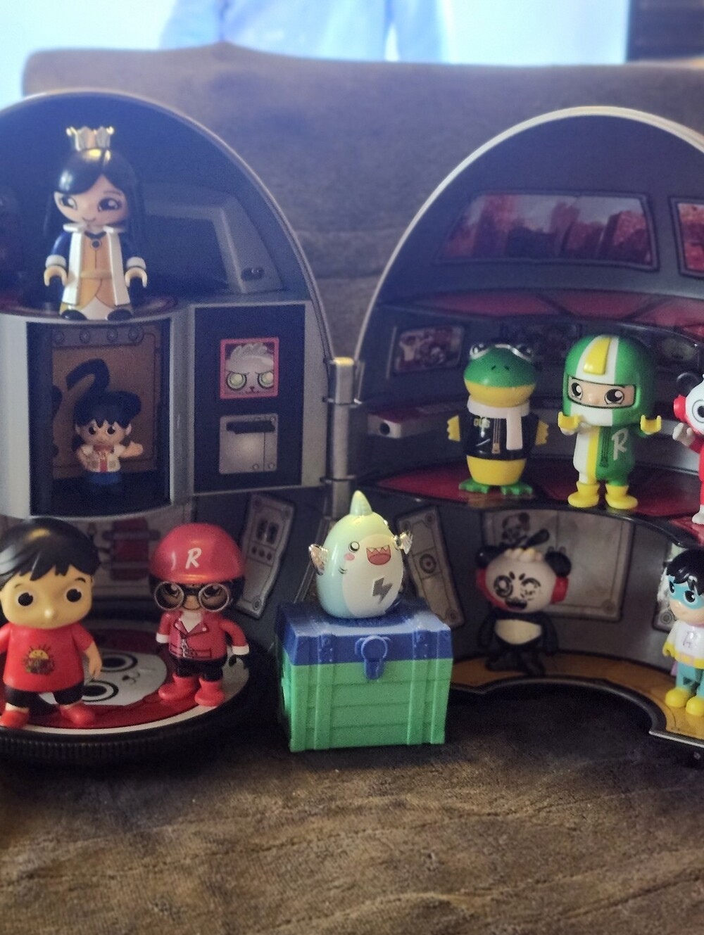 Ryan World Mini Figure Playset with Colorful Collectible Characters - G